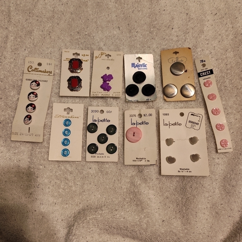 Collection of older buttons